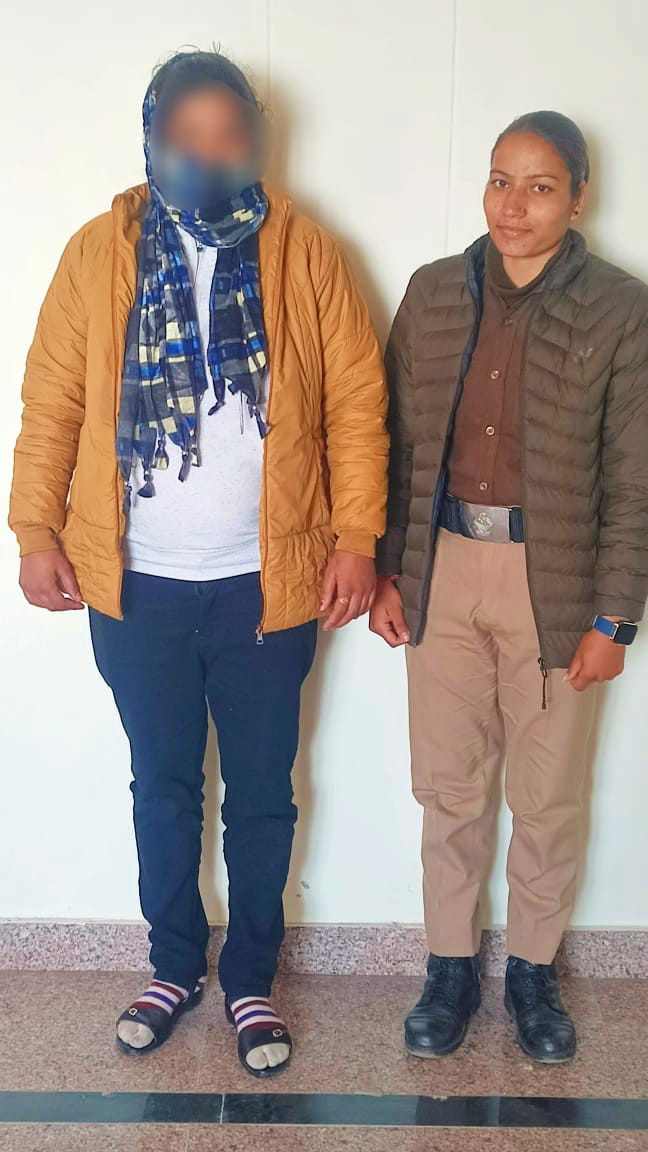 तीन माह से गुमशुदा महिला को पुलिस ने सकुशल किया बरामद photo almora police