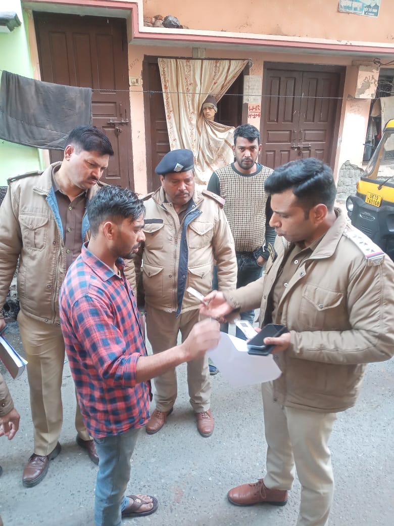 SSP मीणा ने चलाया वृहद सत्यापन अभियान, मचा हड़कंप(photo) nainital police