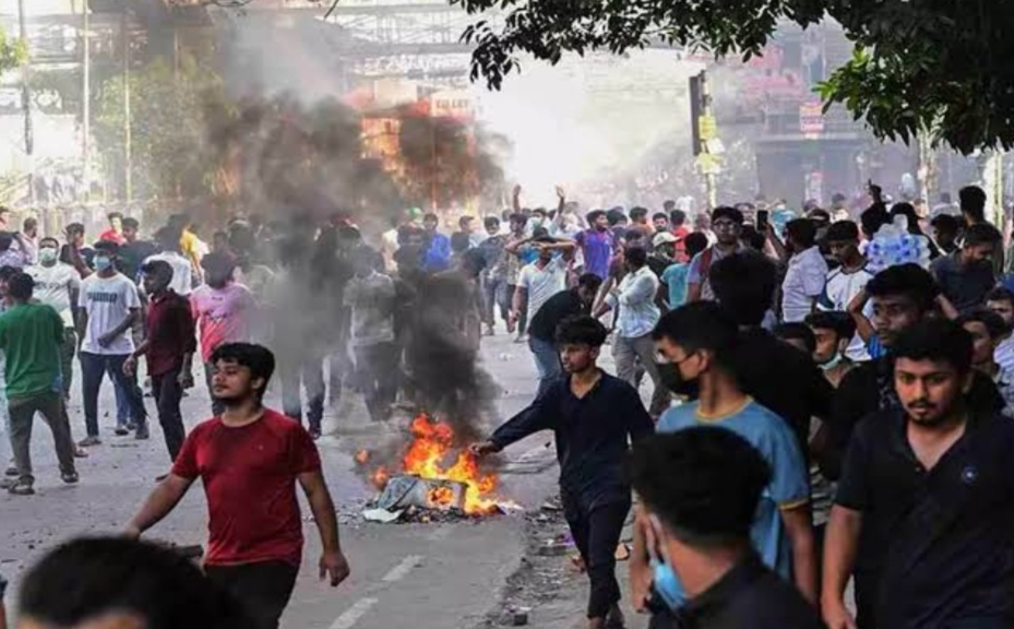 बांग्लादेश में आरक्षण को लेकर विरोध प्रदर्शन जारी, 105 की मौत