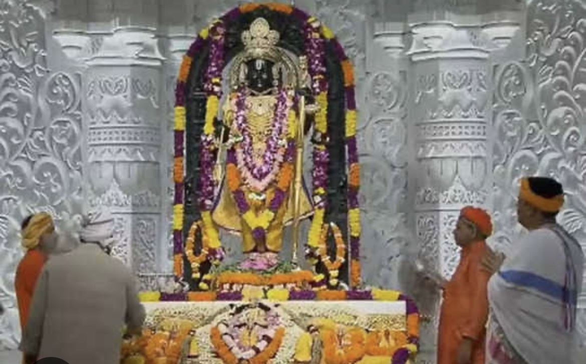 भव्य राम मंदिर बनने के बाद पहली बार मनाई गई दिवाली, जानें क्या था खास