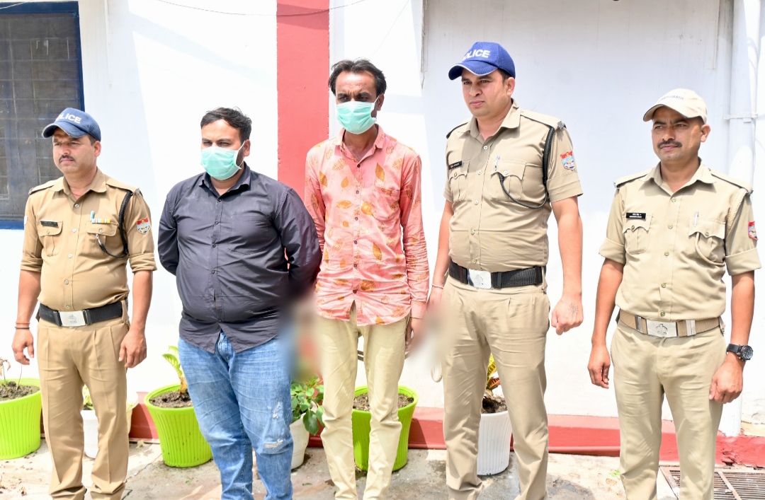 डिजिटल अरेस्ट कर बुजुर्गों से लगभग 82 लाख की ठगी करने वाले  2 अभियुक्तों को पुलिस ने धर दबोचा