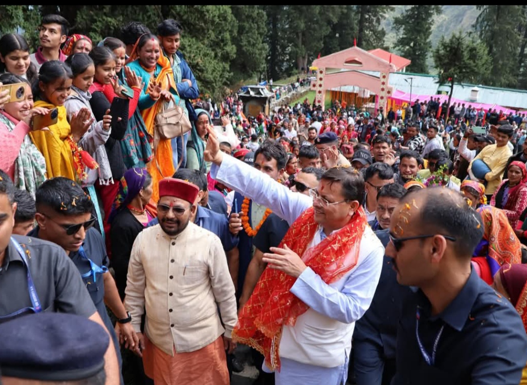 विधि-विधान से पूजा अर्चना के बाद ग्रीष्मकाल के लिए खोले गए सिद्धपीठ लाटू मंदिर के कपाट