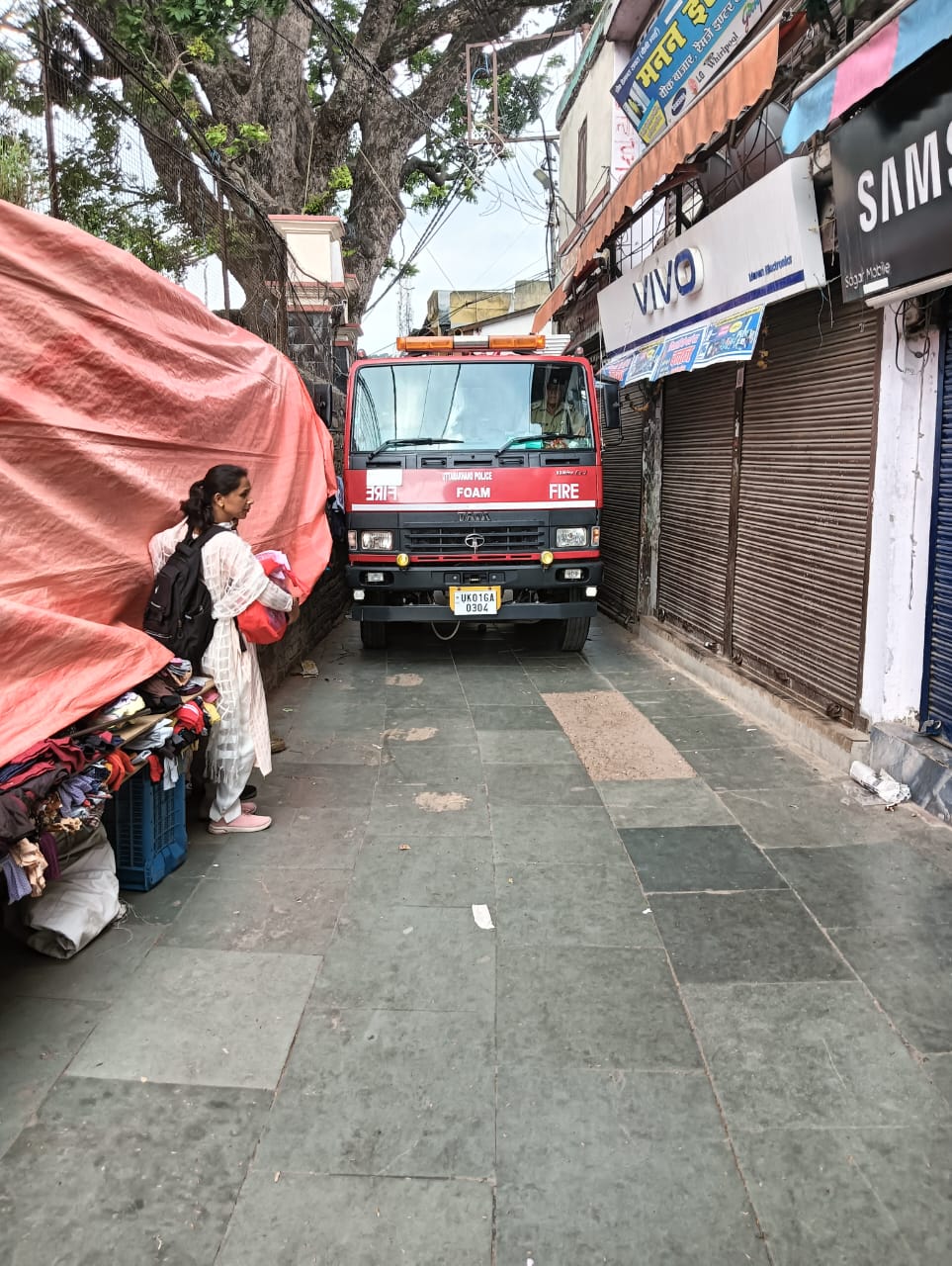 अग्नि सुरक्षा दृष्टिकोण से किया गया अल्मोड़ा बाजार का भ्रमण