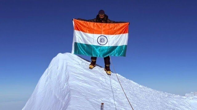 अल्मोड़ा की कविता चंद ने अंटार्कटिका की सबसे ऊंची चोटी माउंट विन्सन पर की फ़तह हासिल