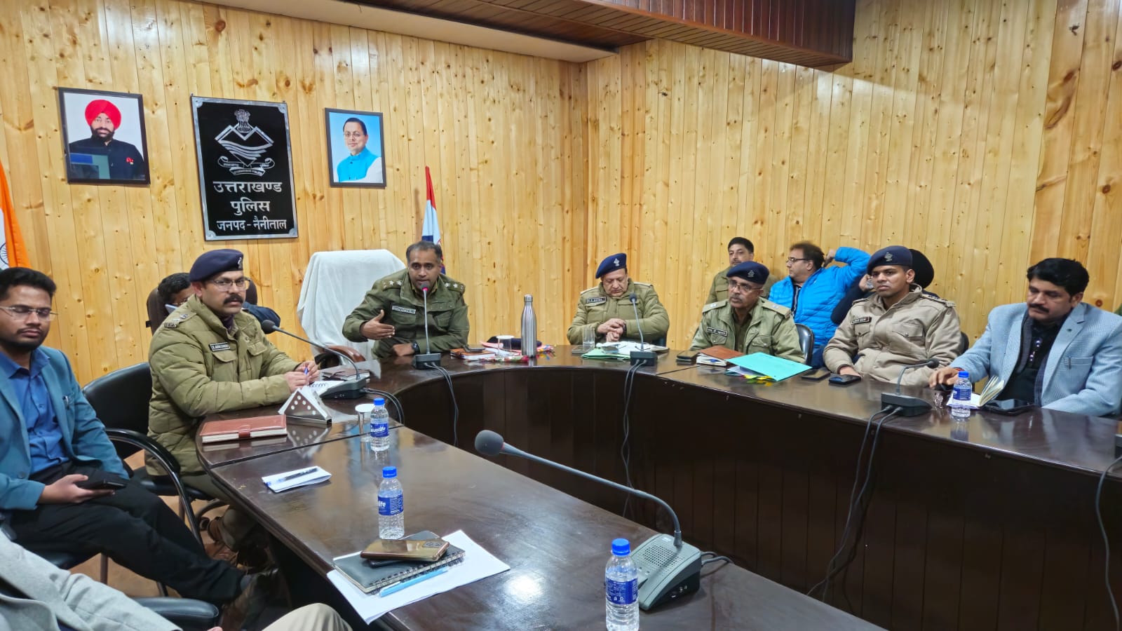 नैनीताल में सैलानियों के आगमन से पहले सुविधा व सुरक्षा के लिए SSP की विभागों संग समन्वय गोष्ठी