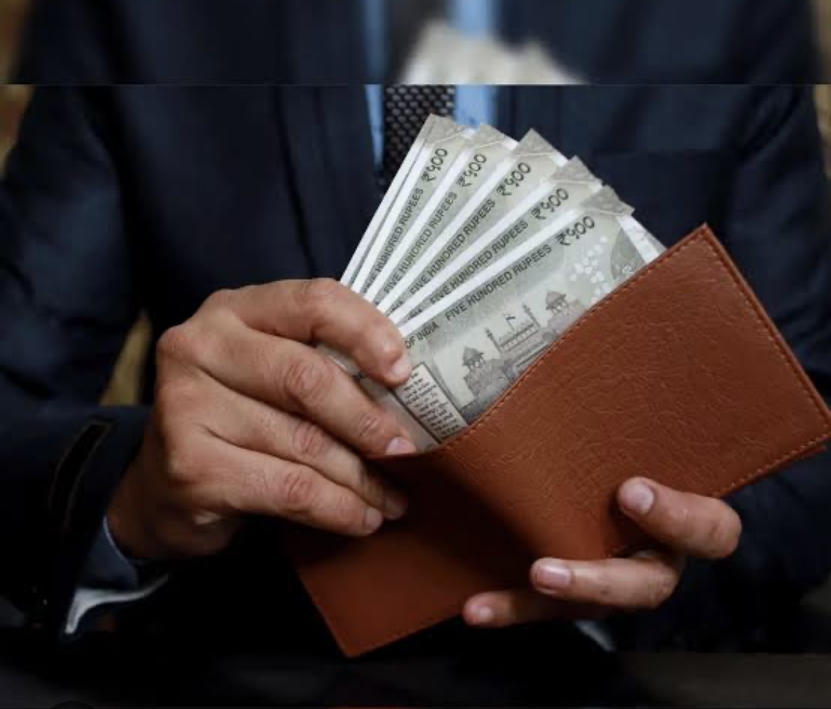 कैलेंडर बदलने के साथ सिलेंडर समेत इन आठ नियमों में बड़े बदलाव