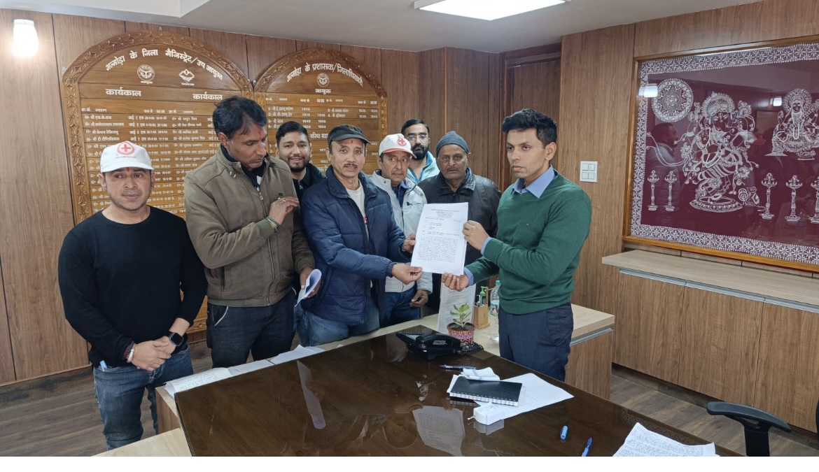 भारतीय रेडक्रॉस सोसाइटी के सदस्यों ने जिला शाखा अल्मोड़ा के कार्यालय को खोलने की माँग को लेकर सौंपा ज्ञापन 