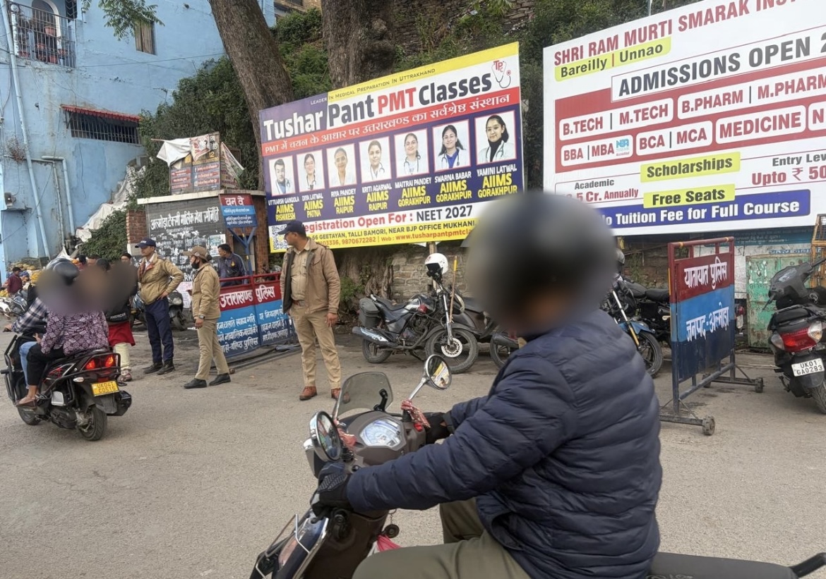 शराब के नशे में मोटर साइकिल दौड़ा रहे चालक को प्रभारी इन्टरसेप्टर अल्मोड़ा ने किया गिरफ्तार, वाहन सीज