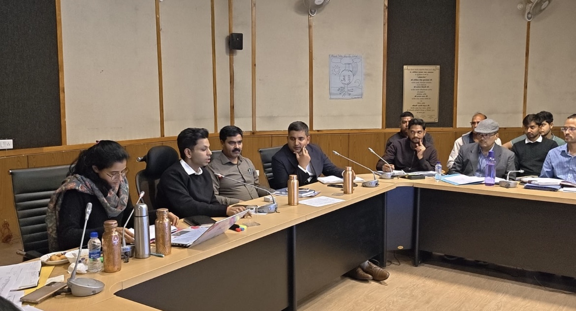 क्षतिपूरक वृक्षारोपण हेतु भूमि आवंटन प्रस्तावों की समीक्षा, संयुक्त निरीक्षण में शिथिलता पर जताई नाराजगी